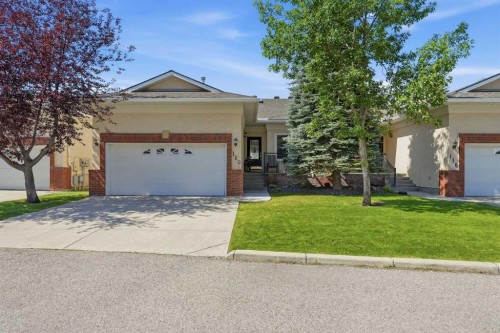 120 Sierra Morena Landing Sw, Calgary, AB - Outdoor With Facade