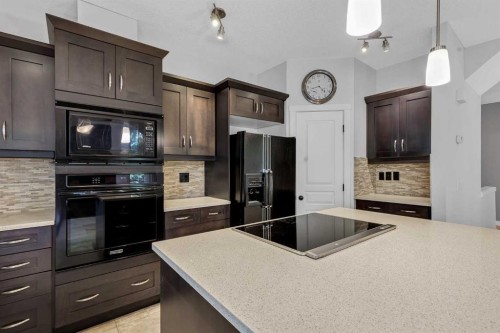 37 Cranleigh Heath Se, Calgary, AB - Indoor Photo Showing Kitchen