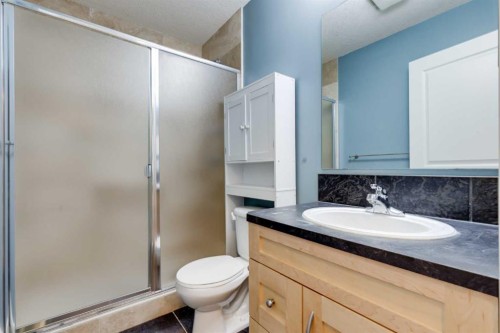 37 Cranleigh Heath Se, Calgary, AB - Indoor Photo Showing Bathroom