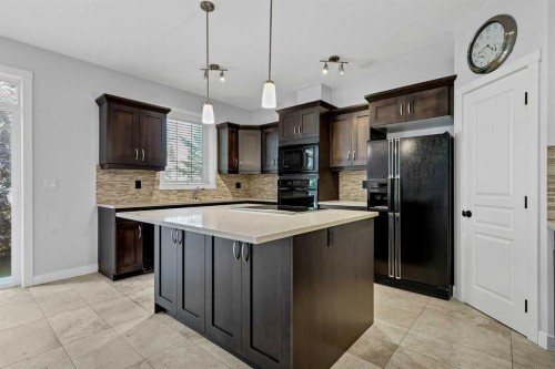 37 Cranleigh Heath Se, Calgary, AB - Indoor Photo Showing Kitchen With Upgraded Kitchen