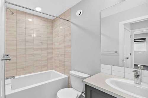 97 Herron Mews Ne, Calgary, AB - Indoor Photo Showing Bathroom