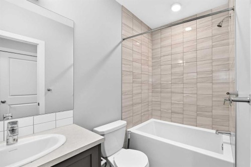 97 Herron Mews Ne, Calgary, AB - Indoor Photo Showing Bathroom