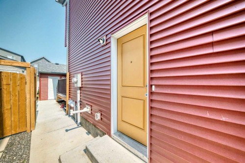97 Herron Mews Ne, Calgary, AB - Outdoor