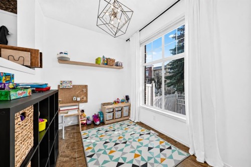 252 Mckenzie Towne Link Se, Calgary, AB - Indoor Photo Showing Other Room