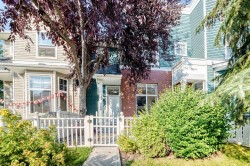 252 McKenzie Towne Link SE Calgary, AB T2Z 4G3