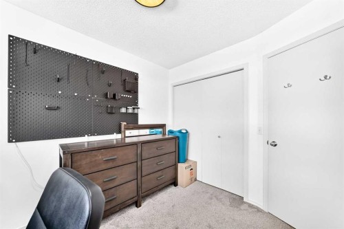 252 Mckenzie Towne Link Se, Calgary, AB - Indoor
