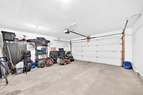252 Mckenzie Towne Link Se, Calgary, AB - Indoor Photo Showing Garage