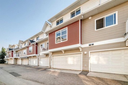 252 Mckenzie Towne Link Se, Calgary, AB - Outdoor