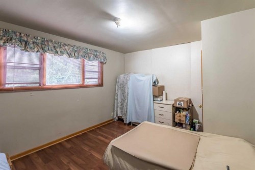 2628 Capitol Hill Crescent Nw, Calgary, AB - Indoor Photo Showing Bedroom