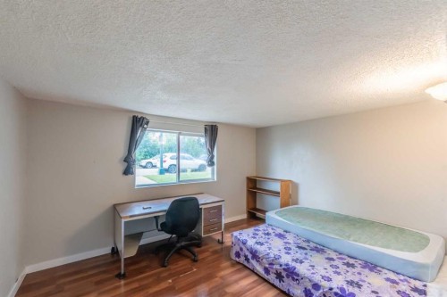 2628 Capitol Hill Crescent Nw, Calgary, AB - Indoor Photo Showing Bedroom