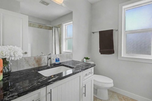 2 Baywater Cape, Airdrie, AB - Indoor Photo Showing Bathroom