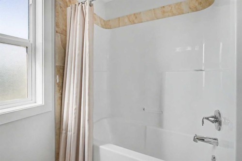 2 Baywater Cape, Airdrie, AB - Indoor Photo Showing Bathroom