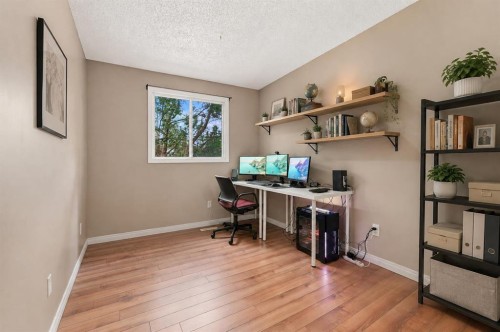 70 Edgeburn Crescent, Calgary, AB - Indoor Photo Showing Office
