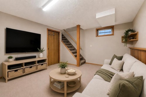 70 Edgeburn Crescent, Calgary, AB - Indoor