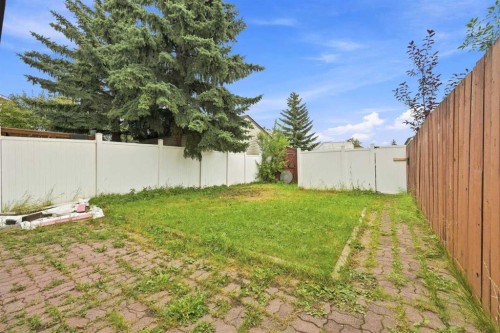 70 Edgeburn Crescent, Calgary, AB - Outdoor
