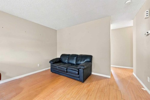 70 Edgeburn Crescent, Calgary, AB - Indoor