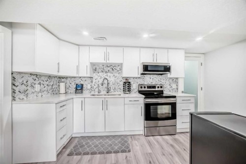 33 Redstone Drive Ne, Calgary, AB - Indoor Photo Showing Kitchen