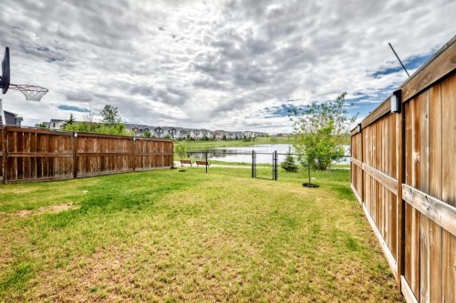 33 Redstone Drive Ne, Calgary, AB - Outdoor