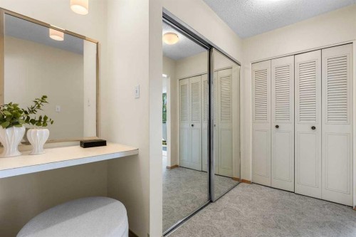92 Canova Road Sw, Calgary, AB - Indoor Photo Showing Other Room
