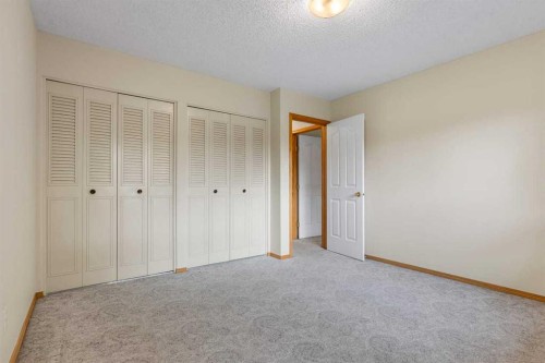 92 Canova Road Sw, Calgary, AB - Indoor Photo Showing Other Room