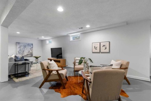 92 Canova Road Sw, Calgary, AB - Indoor