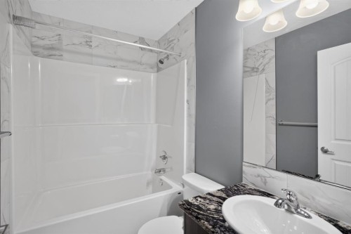 32 Legacy Cove Se, Calgary, AB - Indoor Photo Showing Bathroom