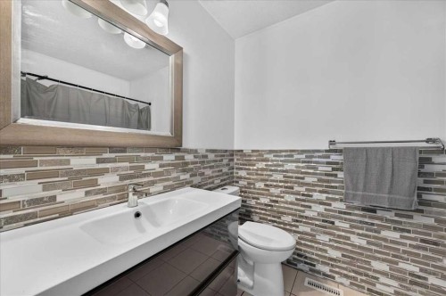 235 Abalone Place Ne, Calgary, AB - Indoor Photo Showing Bathroom