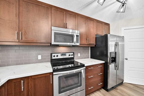 86 Pantego Lane Nw, Calgary, AB - Indoor Photo Showing Kitchen