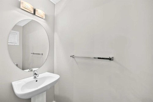 86 Pantego Lane Nw, Calgary, AB - Indoor Photo Showing Bathroom