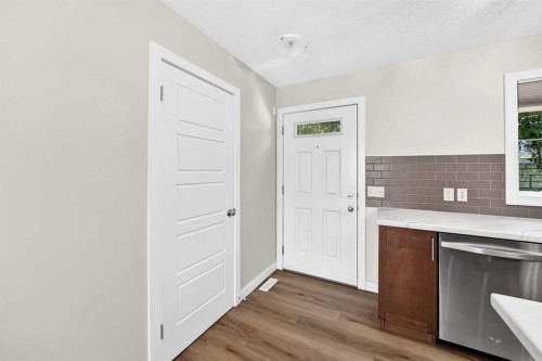 86 Pantego Lane Nw, Calgary, AB - Indoor Photo Showing Other Room