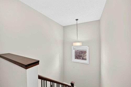 86 Pantego Lane Nw, Calgary, AB - Indoor Photo Showing Other Room