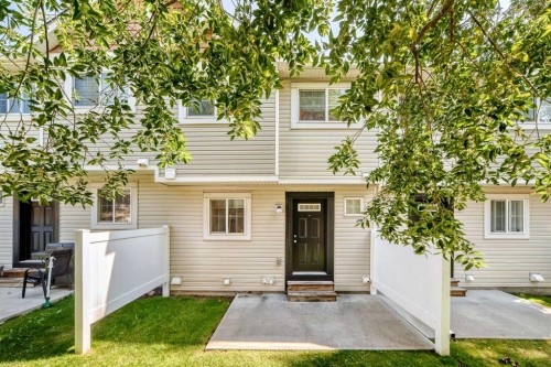 86 Pantego Lane Nw, Calgary, AB - Outdoor