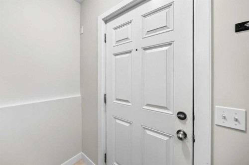 86 Pantego Lane Nw, Calgary, AB - Indoor Photo Showing Other Room