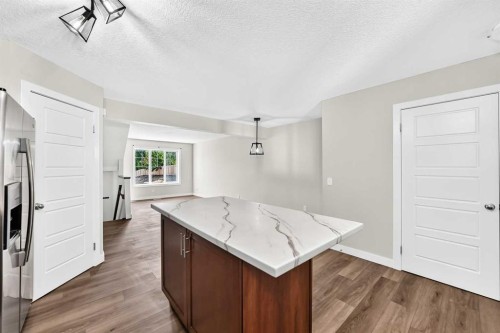 86 Pantego Lane Nw, Calgary, AB - Indoor Photo Showing Kitchen