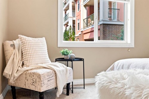 209-59 22 Avenue Sw, Calgary, AB - Indoor Photo Showing Bedroom