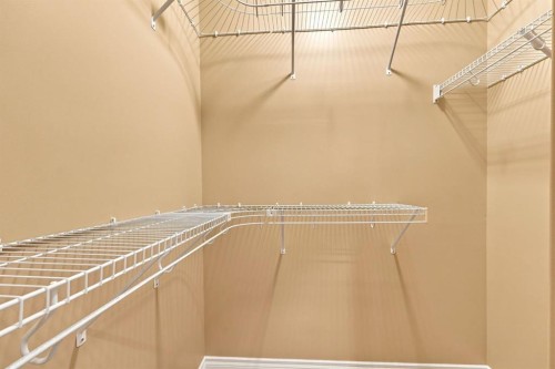 209-59 22 Avenue Sw, Calgary, AB - Indoor With Storage