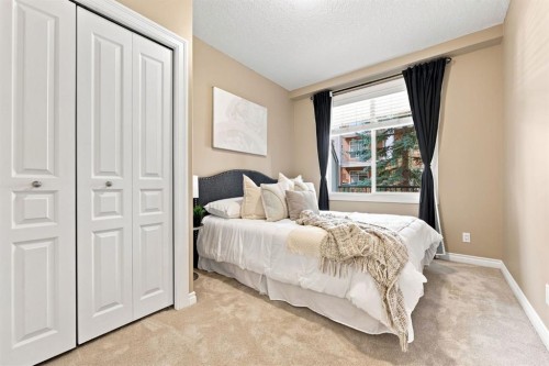 209-59 22 Avenue Sw, Calgary, AB - Indoor Photo Showing Bedroom