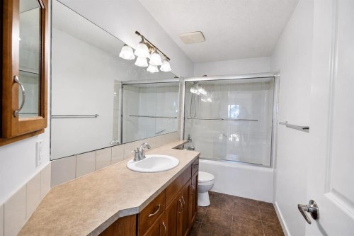 108 Tuscany Estates Close Nw, Calgary, AB - Indoor Photo Showing Bathroom