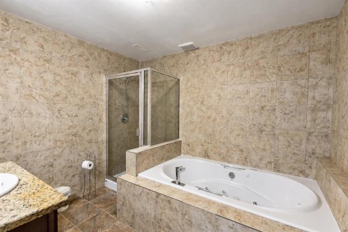 108 Tuscany Estates Close Nw, Calgary, AB - Indoor Photo Showing Bathroom