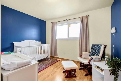 115 5 St, Dalroy, AB - Indoor Photo Showing Bedroom