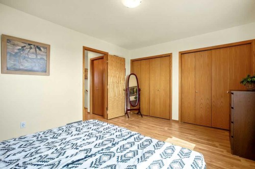 115 5 St, Dalroy, AB - Indoor Photo Showing Bedroom