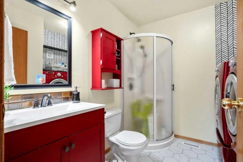 115 5 St, Dalroy, AB - Indoor Photo Showing Bathroom