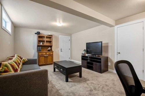 115 5 St, Dalroy, AB - Indoor