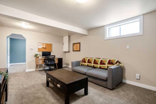 115 5 St, Dalroy, AB - Indoor