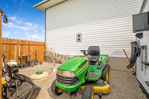 115 5 St, Dalroy, AB - Outdoor With Exterior