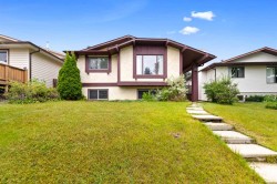 224 Berwick Way NW Calgary, AB T3K 1C1