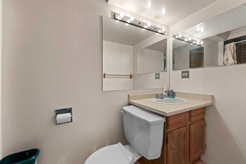 224 Berwick Way Nw, Calgary, AB - Indoor Photo Showing Bathroom