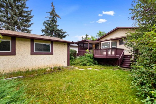 224 Berwick Way Nw, Calgary, AB - Outdoor With Deck Patio Veranda With Exterior