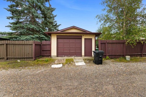 224 Berwick Way Nw, Calgary, AB - Outdoor