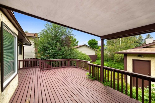 224 Berwick Way Nw, Calgary, AB - Outdoor With Deck Patio Veranda With Exterior